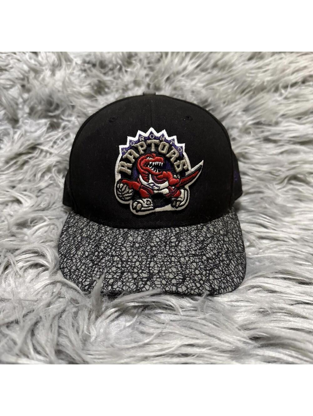Toronto Raptors 9FIFTY Hardwood Classics Hat Black Snapback Retro Logo Men’s